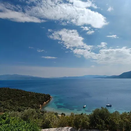 Solar Powered House With Sea View Six Nine Eight Seven Zero56781 Ferienhaus *