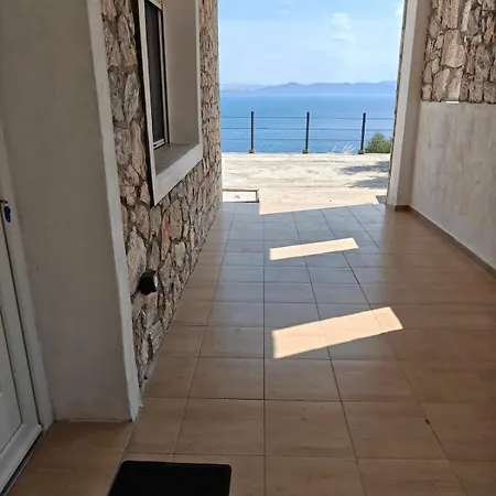 Solar Powered House With Sea View Six Nine Eight Seven Zero56781 Ferienhaus *